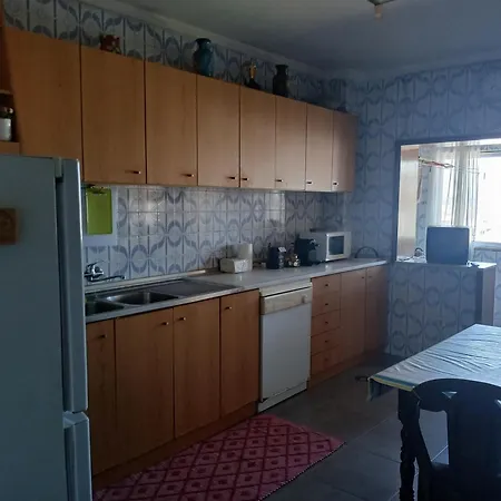 Praca Da شقة أوليفيرا دي ازميس